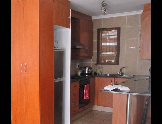 2 BEDROOM TOWNHOUSE FOR SALE IN BEDFORD GARDENS